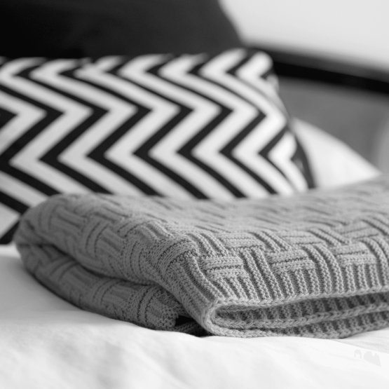 Strickdecke | H Design. Hellgrau